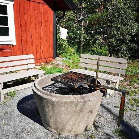 Smedjan Cottage Enkoping Exterior photo